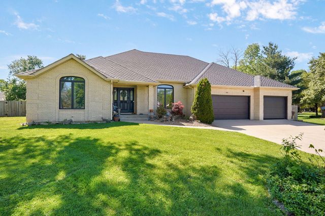 876 W Kingsway Drive, Springfield, MO 65810