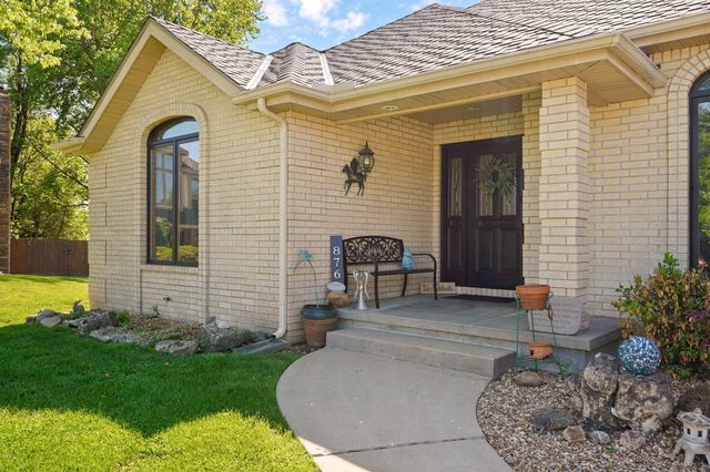 876 W Kingsway Drive, Springfield, MO 65810