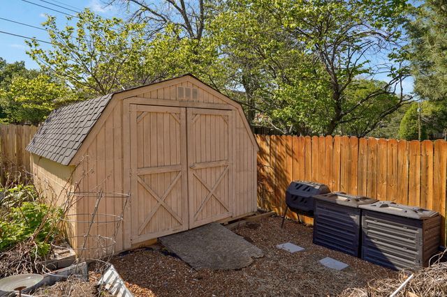876 W Kingsway Drive, Springfield, MO 65810