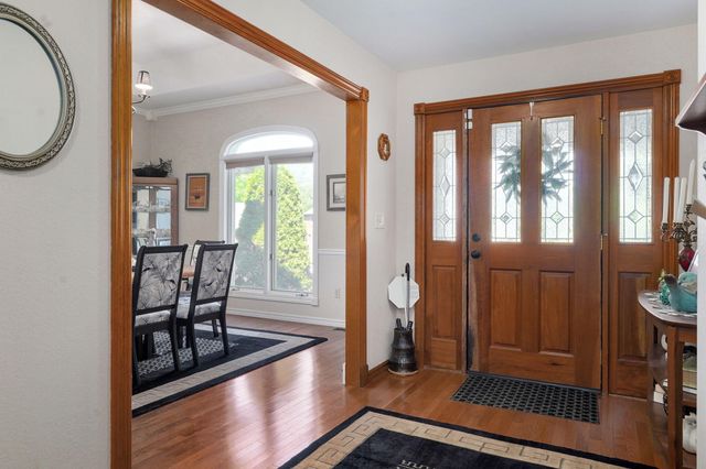 876 W Kingsway Drive, Springfield, MO 65810