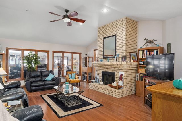 876 W Kingsway Drive, Springfield, MO 65810