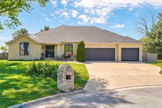 876 W Kingsway Drive, Springfield, MO 65810