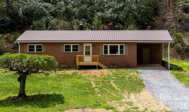 8855 Bugger Hollow Road, Newland, NC 28652