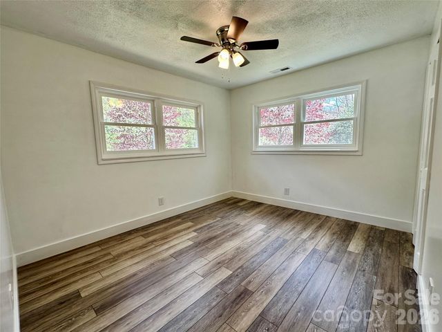 8855 Bugger Hollow Road, Newland, NC 28652