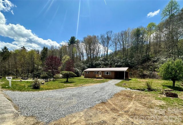 8855 Bugger Hollow Road, Newland, NC 28652