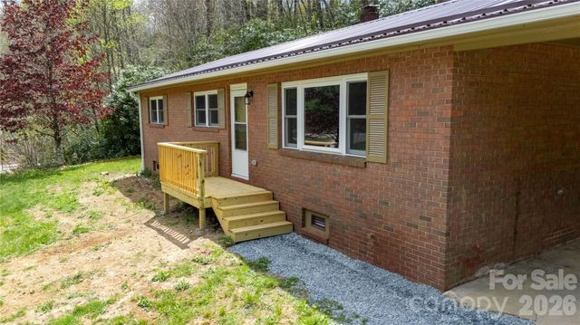 8855 Bugger Hollow Road, Newland, NC 28652
