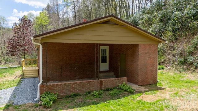 8855 Bugger Hollow Road, Newland, NC 28652