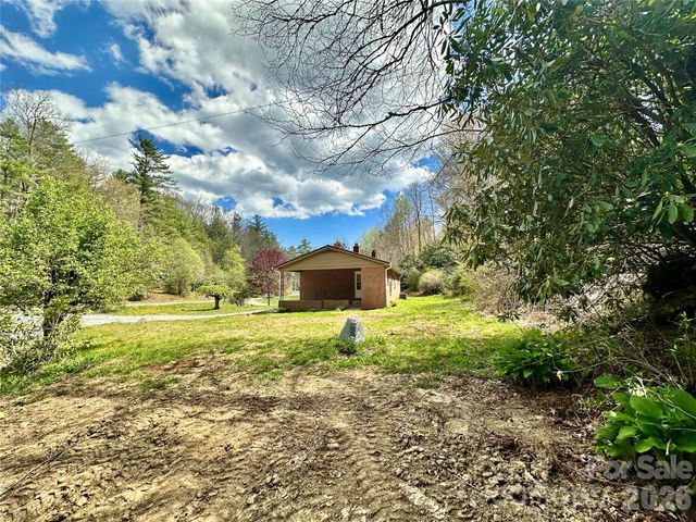 8855 Bugger Hollow Road, Newland, NC 28652