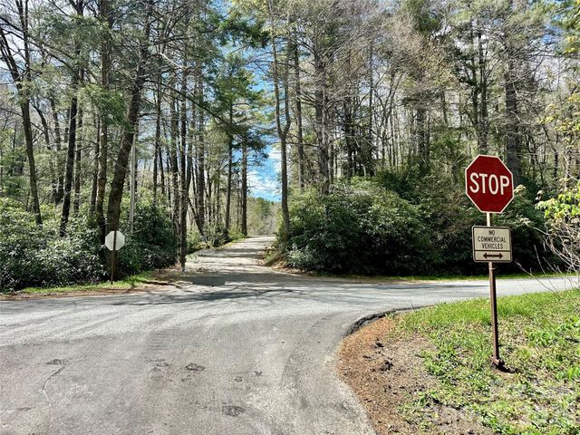 8855 Bugger Hollow Road, Newland, NC 28652
