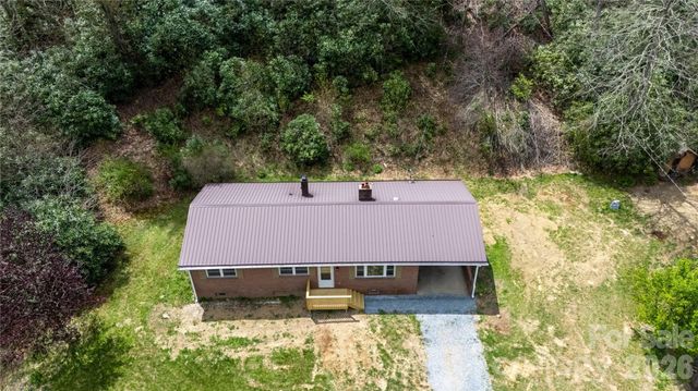 8855 Bugger Hollow Road, Newland, NC 28652