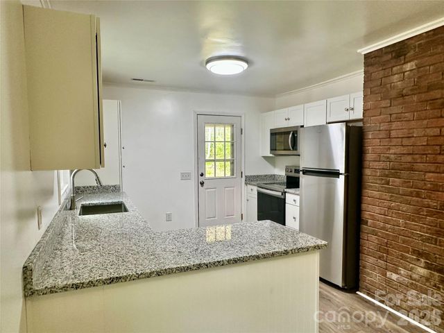 8855 Bugger Hollow Road, Newland, NC 28652