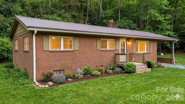 8855 Bugger Hollow Road, Newland, NC 28657