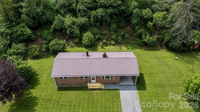 8855 Bugger Hollow Road, Newland, NC 28657