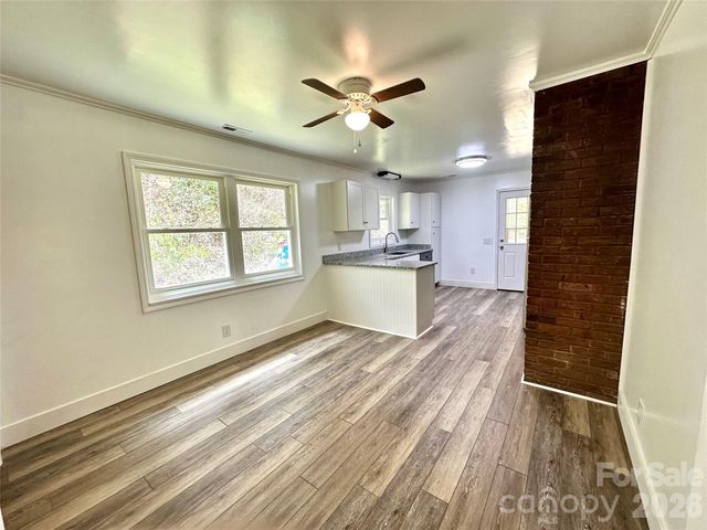 8855 Bugger Hollow Road, Newland, NC 28652