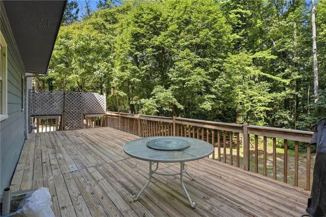 150 Windsor Drive, Fayetteville, GA 30215