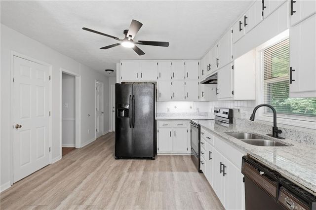 150 Windsor Drive, Fayetteville, GA 30215