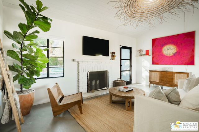 625 S Camino Real, Palm Springs, CA 92264
