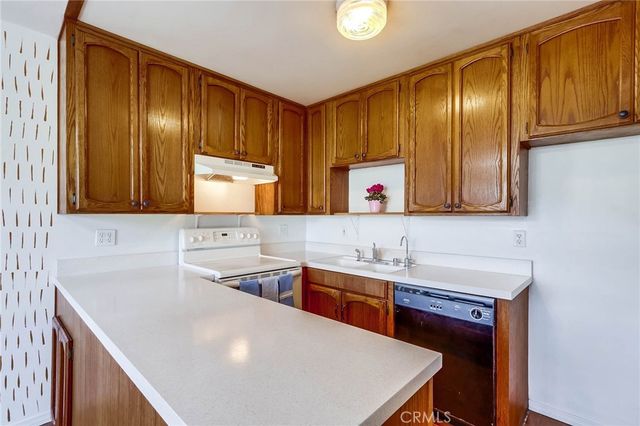 1845 Anaheim Avenue 16C, Costa Mesa, CA 92627