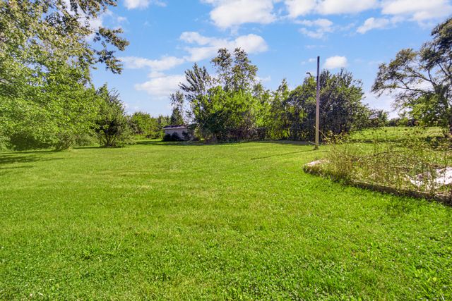 564 W 250 S, Hebron, IN 46341