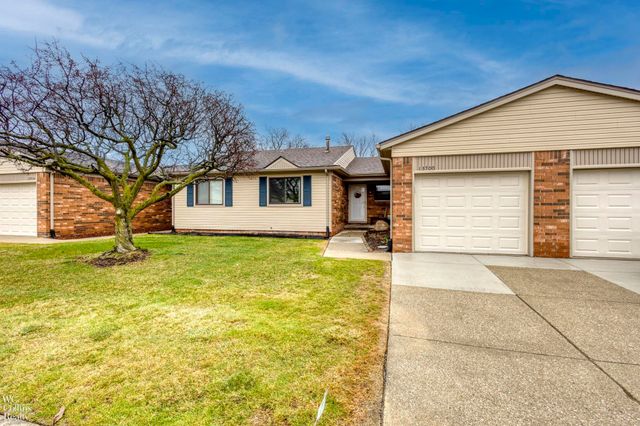 13700 Villa Pointe Dr Drive, Warren, MI 48088