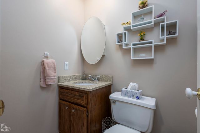 13700 Villa Pointe Dr Drive, Warren, MI 48088