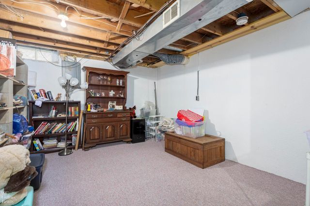 13700 Villa Pointe Dr Drive, Warren, MI 48088