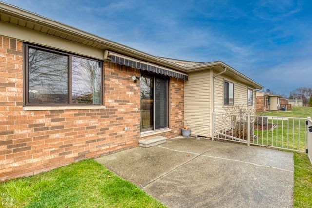 13700 Villa Pointe Dr Drive, Warren, MI 48088