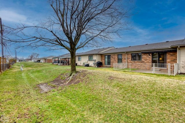 13700 Villa Pointe Dr Drive, Warren, MI 48088