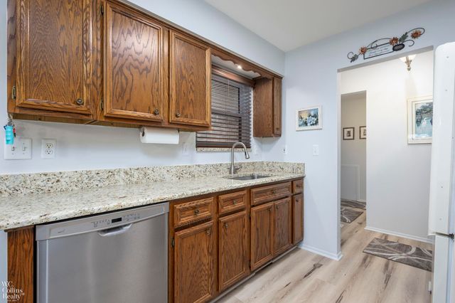 13700 Villa Pointe Dr Drive, Warren, MI 48088