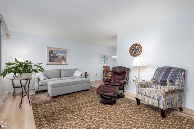 13700 Villa Pointe Dr Drive, Warren, MI 48088