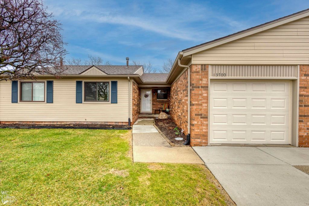 13700 Villa Pointe Dr Drive, Warren, MI 48088