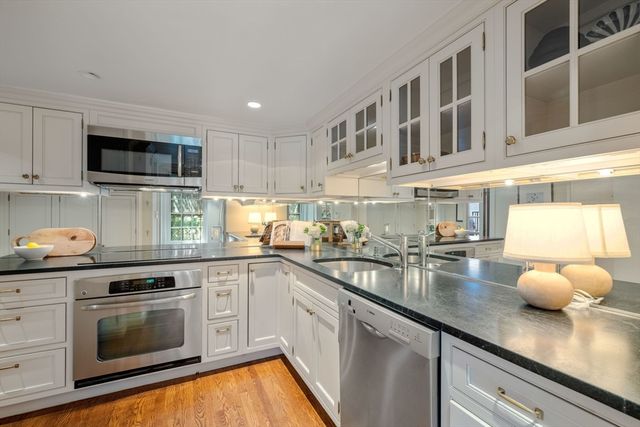 21 Walnut M, Boston, MA 02108