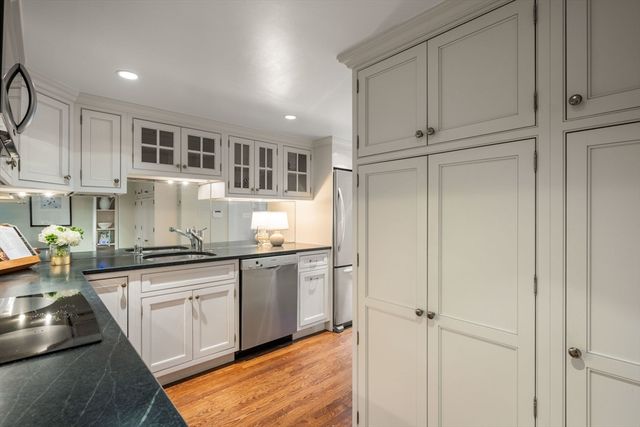 21 Walnut M, Boston, MA 02108