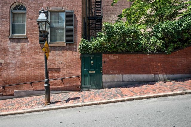 21 Walnut M, Boston, MA 02108