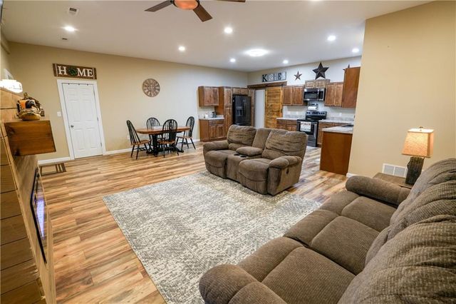 3632 SE 228th Street, Lathrop, MO 64465