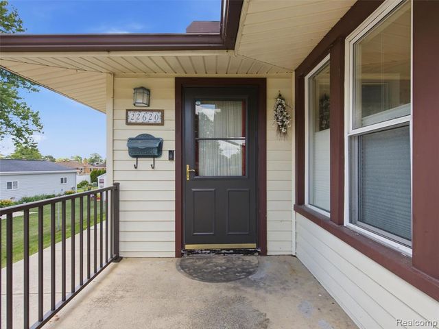 22620 Lake Boulevard, Saint Clair Shores, MI 48082