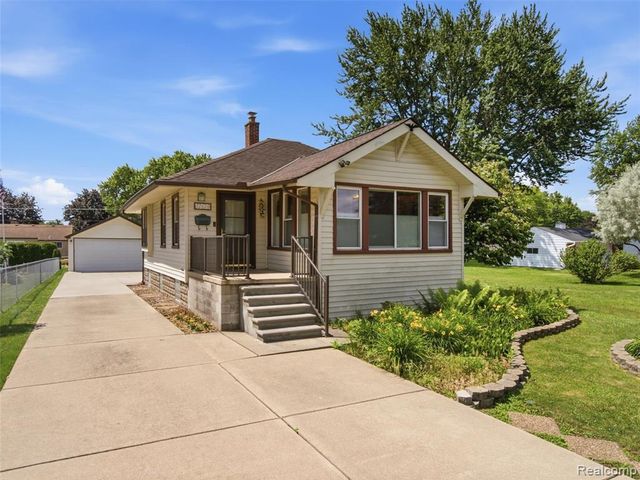 22620 Lake Boulevard, Saint Clair Shores, MI 48082