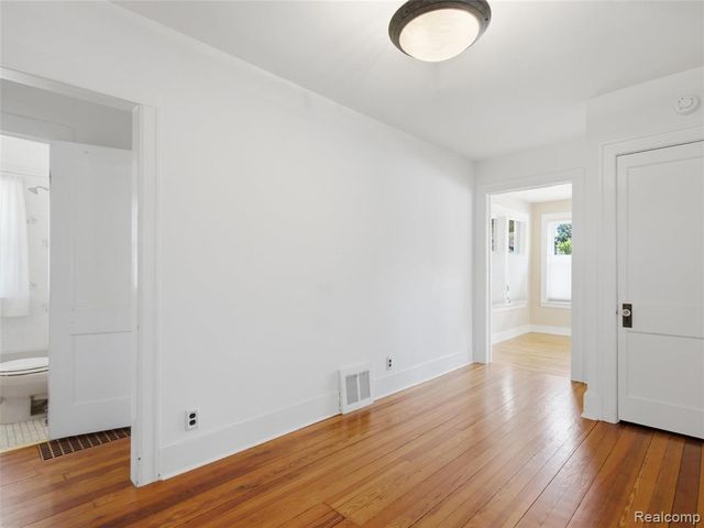 22620 Lake Boulevard, Saint Clair Shores, MI 48082