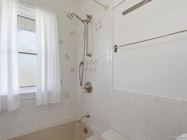 22620 Lake Boulevard, Saint Clair Shores, MI 48082