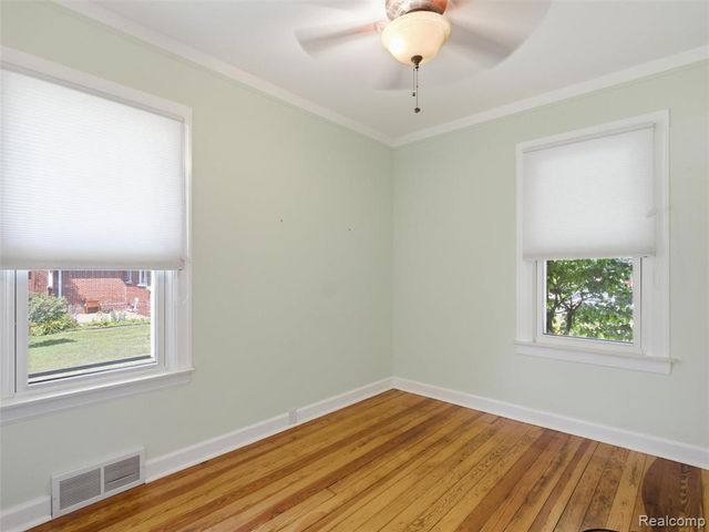 22620 Lake Boulevard, Saint Clair Shores, MI 48082