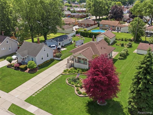 22620 Lake Boulevard, Saint Clair Shores, MI 48082
