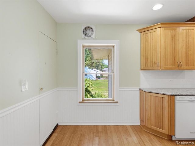 22620 Lake Boulevard, Saint Clair Shores, MI 48082