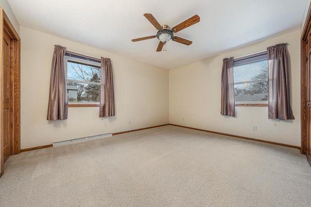 927 ORCHARD DRIVE, Seymour, WI 54165