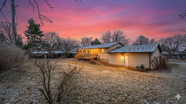 927 ORCHARD DRIVE, Seymour, WI 54165