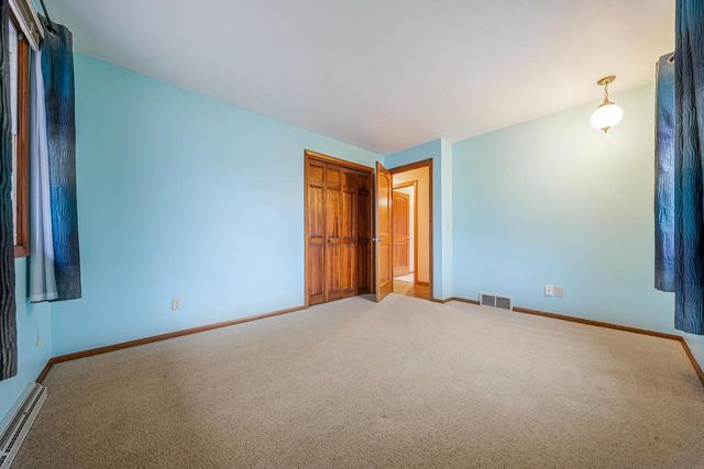 927 ORCHARD DRIVE, Seymour, WI 54165