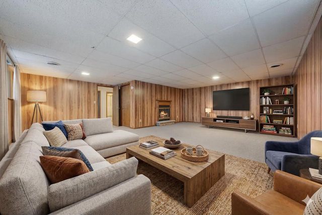 927 ORCHARD DRIVE, Seymour, WI 54165