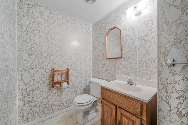 927 ORCHARD DRIVE, Seymour, WI 54165