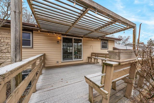 927 ORCHARD DRIVE, Seymour, WI 54165