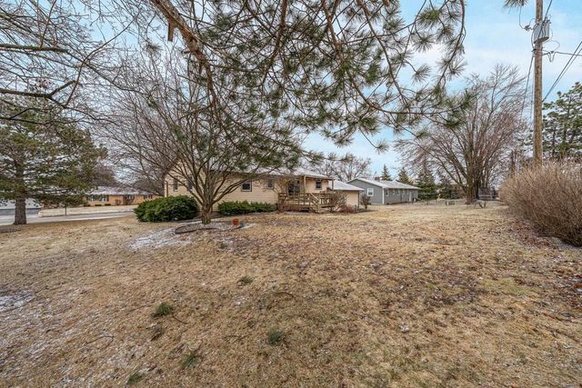 927 ORCHARD DRIVE, Seymour, WI 54165