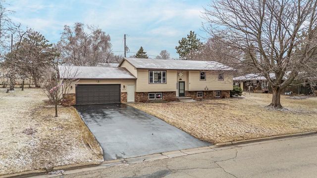 927 ORCHARD DRIVE, Seymour, WI 54165